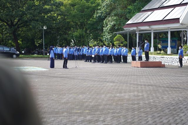 Kepala Bappelitbangda Sulsel Beserta Jajarannya Ikuti Upacara HKN