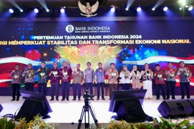 Dinas Ketapang, Bappelitbangda dan Disdik Terima Penghargaan dari BI Sebagai Mitra Memperkuat Stabilitas Ekonomi Sulsel