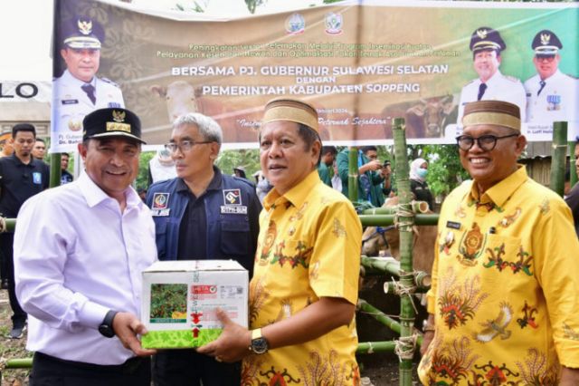 Pj Gubernur Sulsel Apresiasi Langkah Bupati Soppeng Sertifikasi Bibit Cabai Tampaning