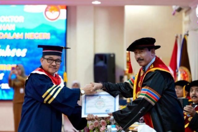 Inovasi Kepemimpinan Digital untuk Meningkatkan Kualitas Pelayanan Publik di Sulsel Antar Jufri Rahman Raih Gelar Doktor dengan Predikat Cum Laude