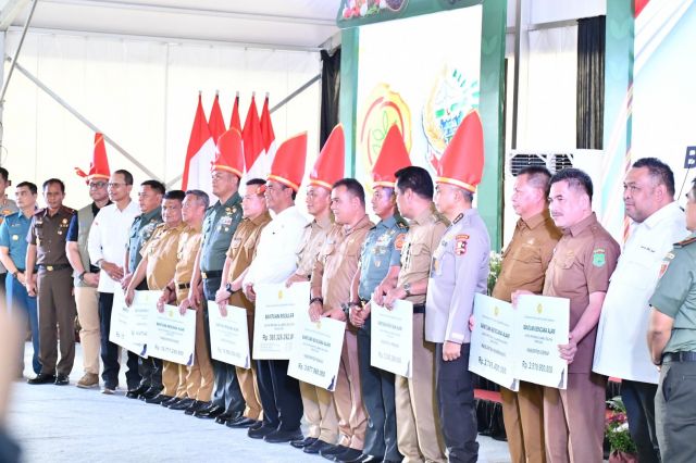 Dr. Setiawan Aswad, M.Dev.Plg dan Ir.H.A.Bakti Haruni, C.E.S Hadiri Giat Mentan RI Bersama Pj Gubernur Sulsel