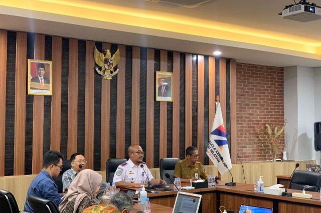 Kabid Infrastruktur dan Kewilayahan Menghadiri Rapat Pembahasan Progres Pembangunan Jalur KA Makassar - Parepare