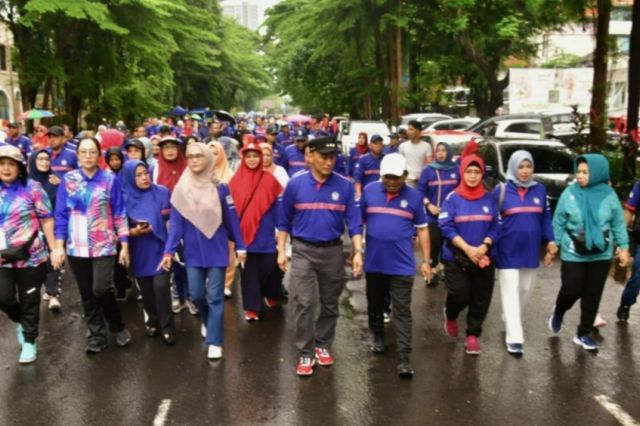 Jalan Sehat, Pj Gubernur Sulsel Prof Zudan Banjir Ucapan Selamat dan Terima Kasih