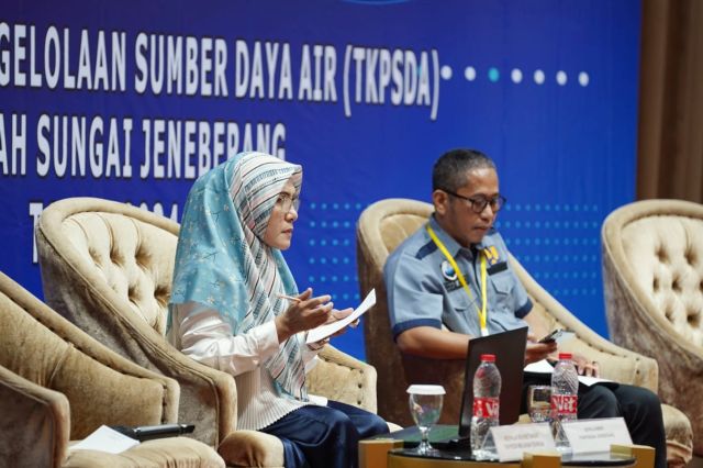Kepala Bidang Infrastruktur dan Kewilayahan Membuka Sekaligus Mengikuti Sidang Pleno Evaluasi Rencana Pengelolaan Sumber Daya Air Wilayah Sungai Jeneberang (TKPSDA WS Jeneberang)
