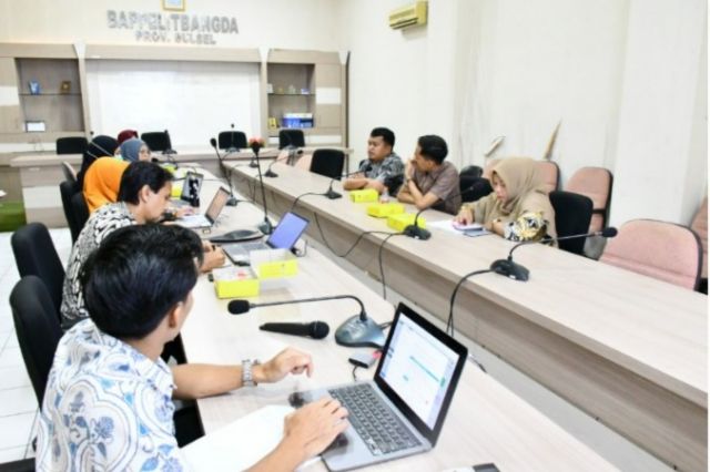 Kepala Sub Bagian Umum Memimpin Rapat Pembahasan Rencana Pembangunan Gedung Kantor Bappelitbangda Prov. Sulsel