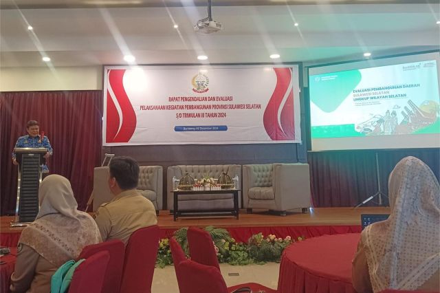 Bidang Perekonomian dan SDA Menghadiri Rapat Pengendalian dan Evaluasi Pelaksanaan Kegiatan Pembangunan Prov. Sulsel s.d Triwulan III T.A 2024