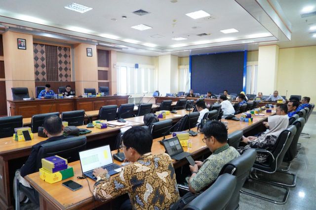 Kepala Bidang Perencanaan, Pengendalian dan Evaluasi Pembangunan Daerah Mewakili Kepala Bappelitbangda Prov. Sulsel Hadiri Pansus Ranperda RPJPD 2025-2045