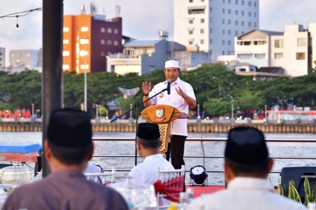 Buka Puasa Akbar Sulsel Berbagi Bahagia, 17 Ramadan Bersama 10 Ribu Lebih Warga di Bone