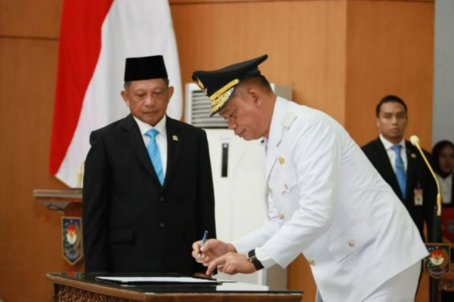 Pelantikan Pj Gubernur Sulsel, Mendagri Minta Prof Fadjry Djufry Atasi Banjir dan Sukseskan Program Presiden Prabowo