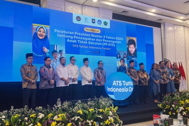 Gubernur Sulawesi Selatan Didampingi Plt. Kepala Bappelitbangda Hadiri Peluncuran Perpres Pencegahan dan Penanganan Anak Tidak Sekolah, Perkuat Hak Pendidikan Anak Indonesia