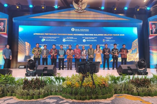 Pertemuan Tahunan Bank Indonesia 2025 Tekankan Sinergi Penguatan Ekonomi Sulsel, Bappelitbangda Sulsel Terima Penghargaan Mitra Strategis
