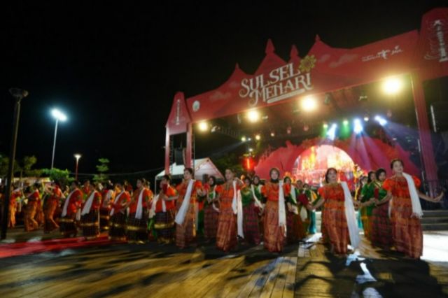 Ditutup dengan Meriah, Penjabat Gubernur Sulawesi Selatan Prof Zudan Harap Festival Sulsel Menari Kembali Digelar Tahun Depan