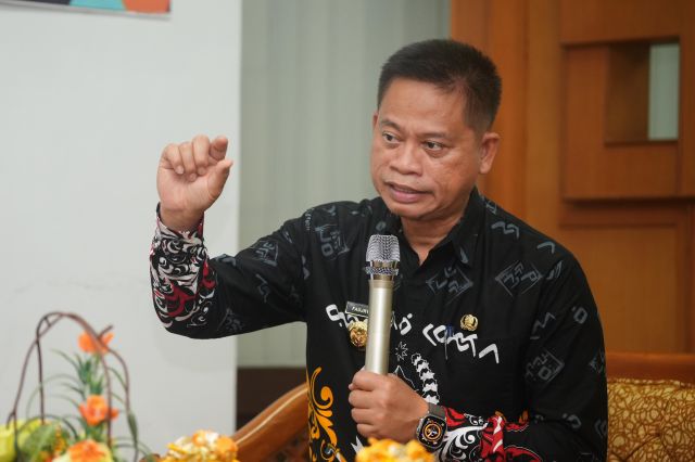 Kunjungan di Dinas PMPTSP Sulsel, Pj Gubernur Prof Fadjry Djufry Dorong Percepatan Perizinan Investasi