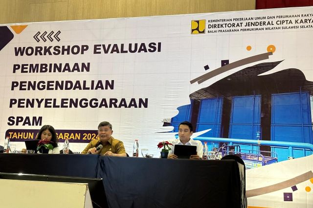 Plh. Kepala Bappelitbangda Prov. Sulsel Narasumber Workshop Evaluasi Pembinaan dan Pengendalian Penyelenggaraan Sistem Penyediaan Air Minum TA. 2024