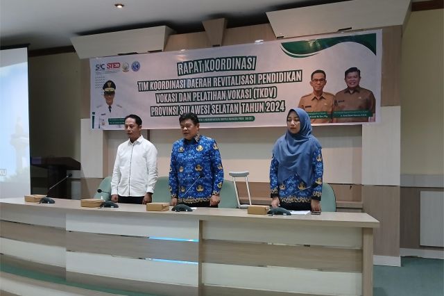 Plh. Kepala Bappelitbangda Prov. Sulsel Membuka Acara Rapat Koordinasi TKDV Tim Koordinasi Revitalisasi Pendidikan dan Pelatihan Vokasi