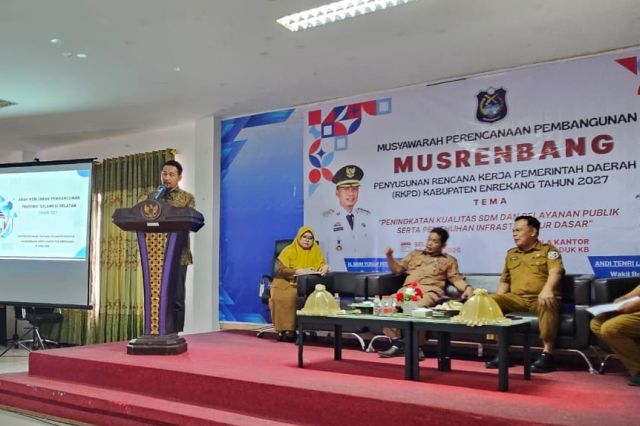 Perkuat Arah Pembangunan 2027, Plt. Sekretaris Bappelitbangda Sulsel Paparkan Kebijakan Strategis di Musrenbang Enrekang
