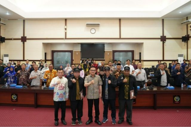 Sekda Jufri Rahman Terima Tim Terpadu Usulan Perubahan Fungsi dan Peruntukan Kawasan Hutan