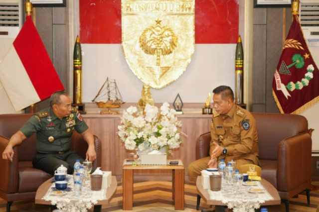 Silaturahmi, Pj Gubernur Sulsel Prof Fadjry Djufry - Pangdam XIV Mayjen TNI Windiyatno Bahas Kerjasama Swasembada Pangan