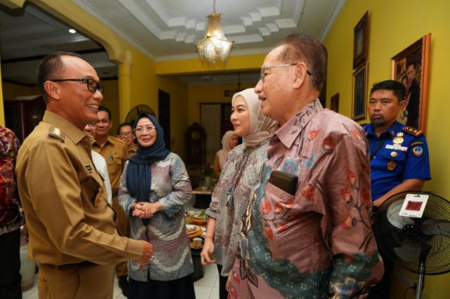 Prof Zudan PJ Gub Sulsel Silaturahmi ke Prof Basri Hasanuddin Diskusikan Pembangunan Sulsel