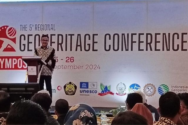 Fungsional Perencana dan Penelaah Teknis Kebijakan Bappelitbangda Prov. Sulsel Menghadiri Simposium 5Th Regional Geoheritage Conference