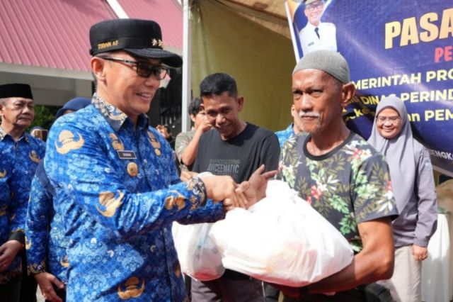 Kunker di Wajo, Pj Gubernur Prof Zudan Tinjau Pasar Murah, Donor Darah dan Hadiri Pengukuhan Pengurus Korpri