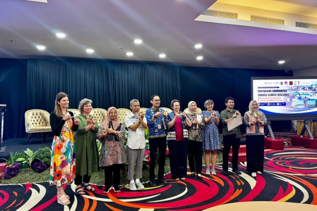 Plt. Kepala Bappelitbangda Sulsel Hadiri Workshop Pemangku Kepentingan dan Diskusi Panel Ketahanan Iklim di Makassar