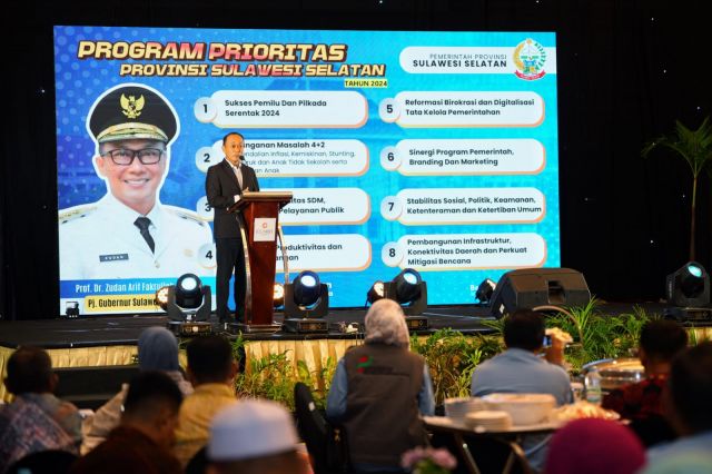 Pj Gubernur Prof Zudan Apresiasi Gerakan Ayo ke Posyandu dan Toilet Bersih Hidup Sehat Dinkes Sulsel