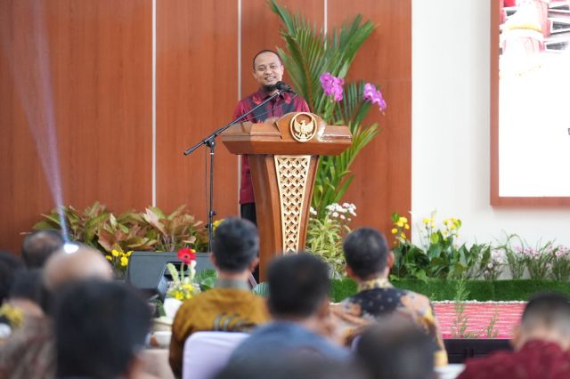 ‘Aksi Kolaborasi’ Gubernur Andi Sudirman Selamatkan 14.700 Anak Kembali ke Bangku Sekolah