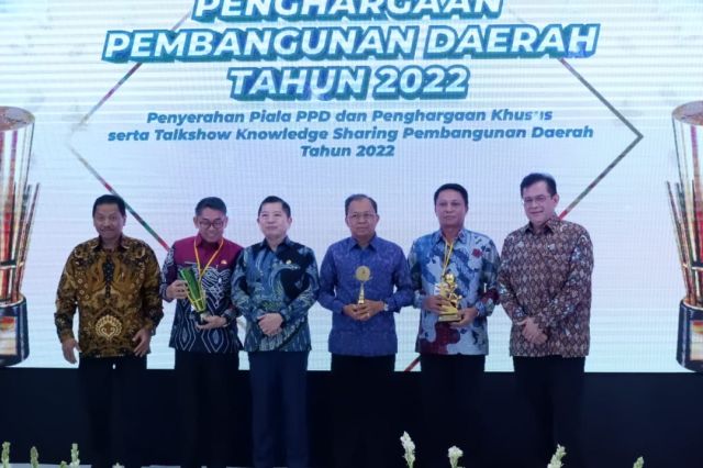 Pemprov Sulsel Sabet Dua Penghargaan PPD dari Bappenas